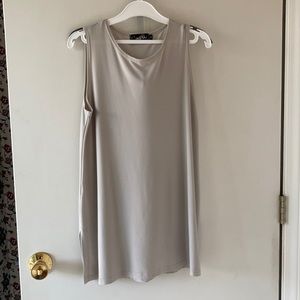 Sleeveless tunic